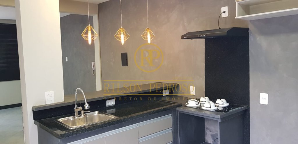 Lindo apto térreo com 55 m² totalmente reformado! Oportunidade! R$ 195.000