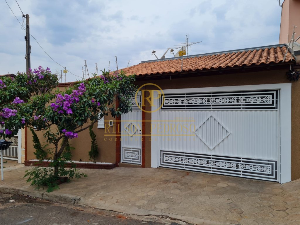 CASA NO JD. TERRA BRANCA